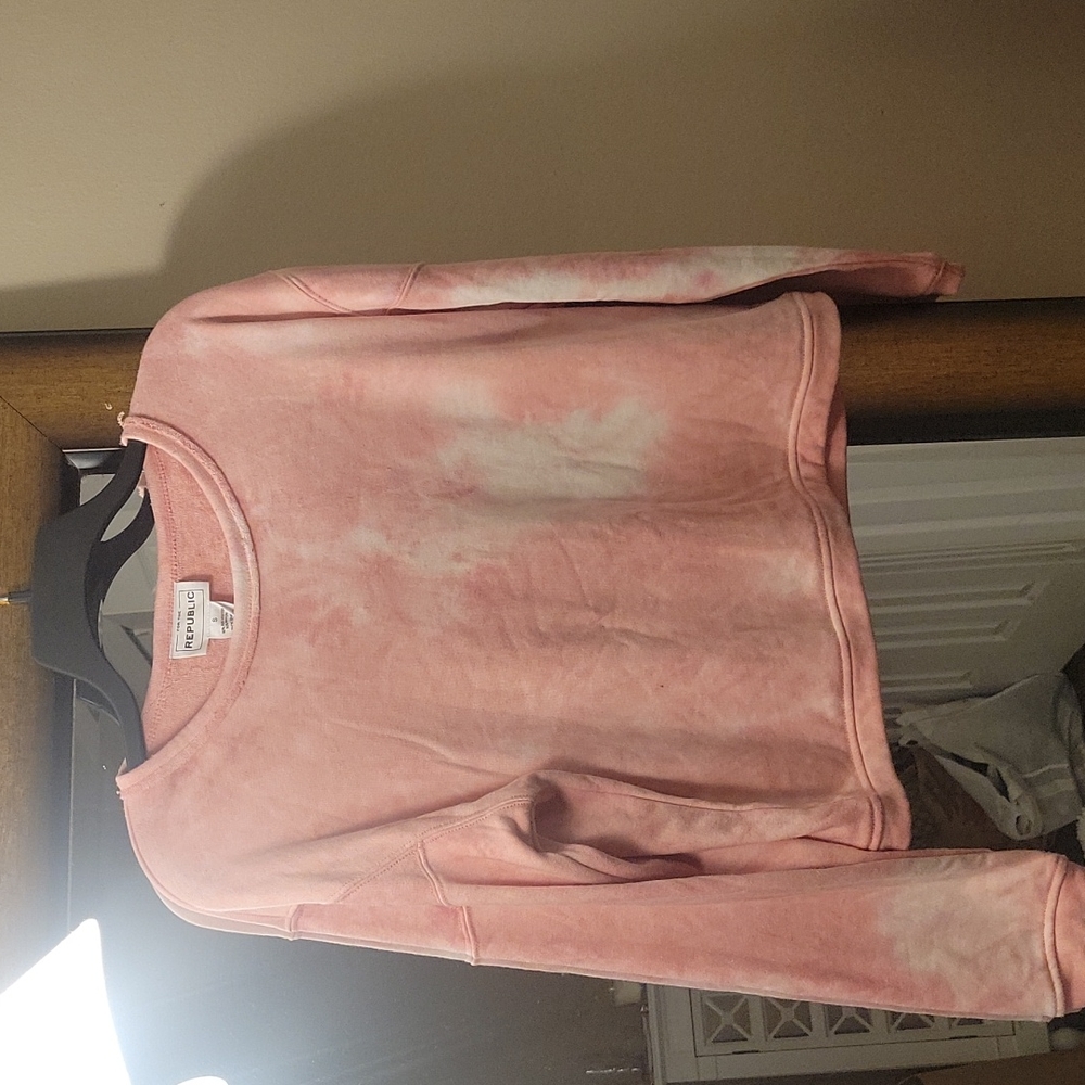 NWT Republic super soft crop crew neck